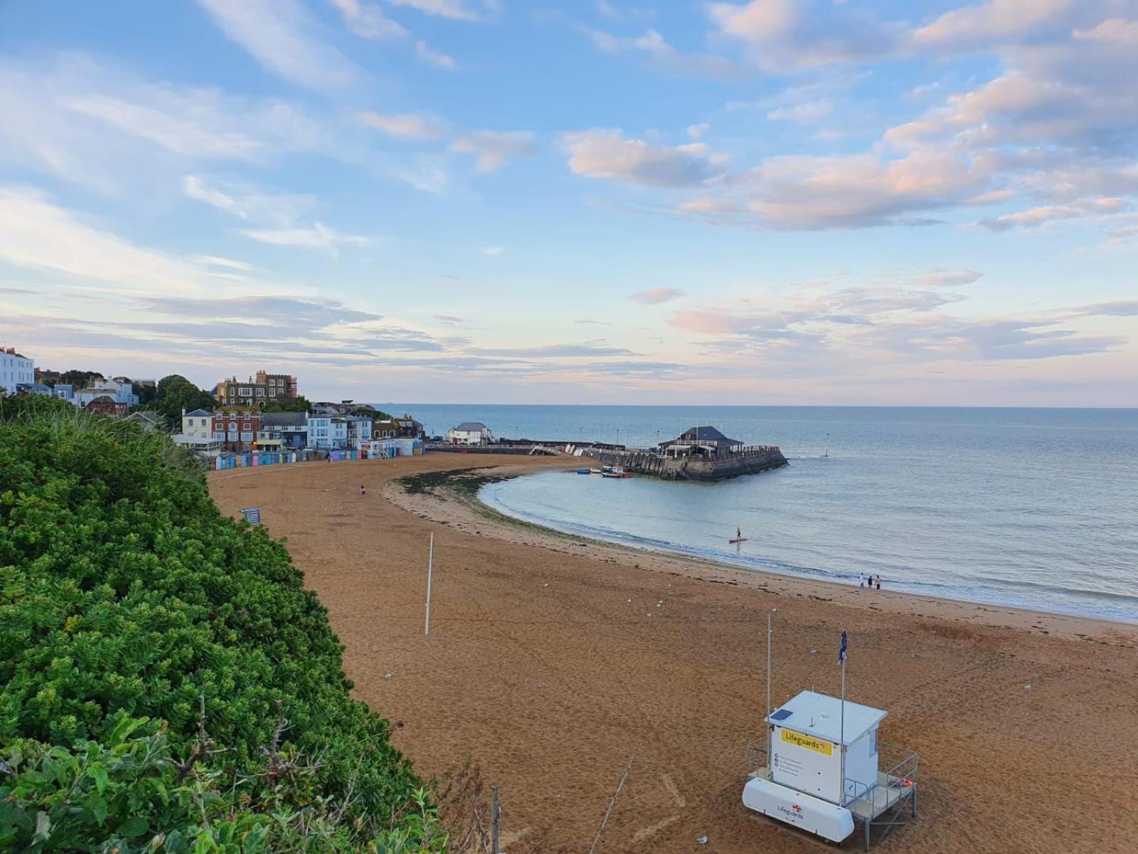 Вілла Family Seaside Escape Бродстерс Екстер'єр фото