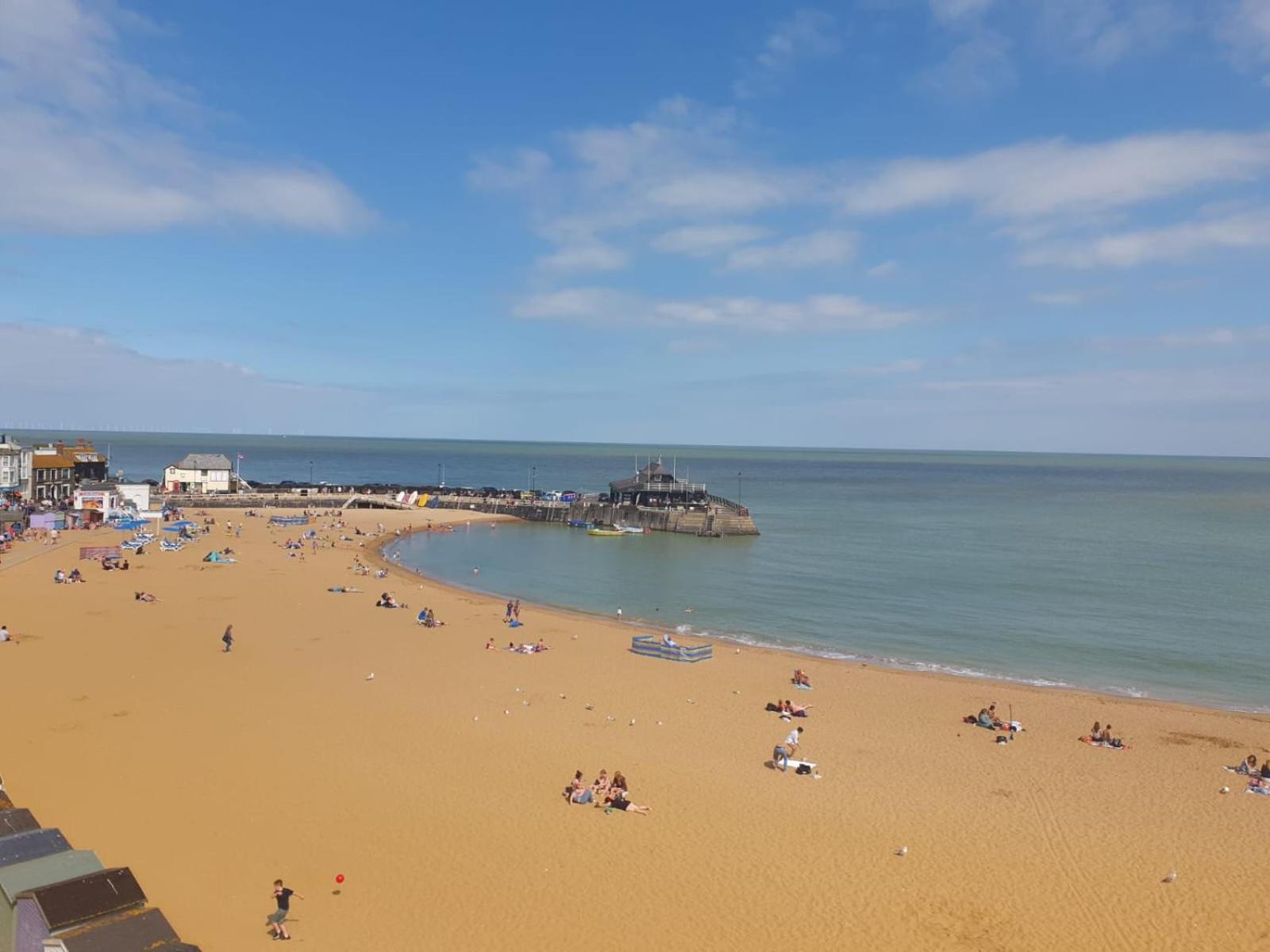 Вілла Family Seaside Escape Бродстерс Екстер'єр фото