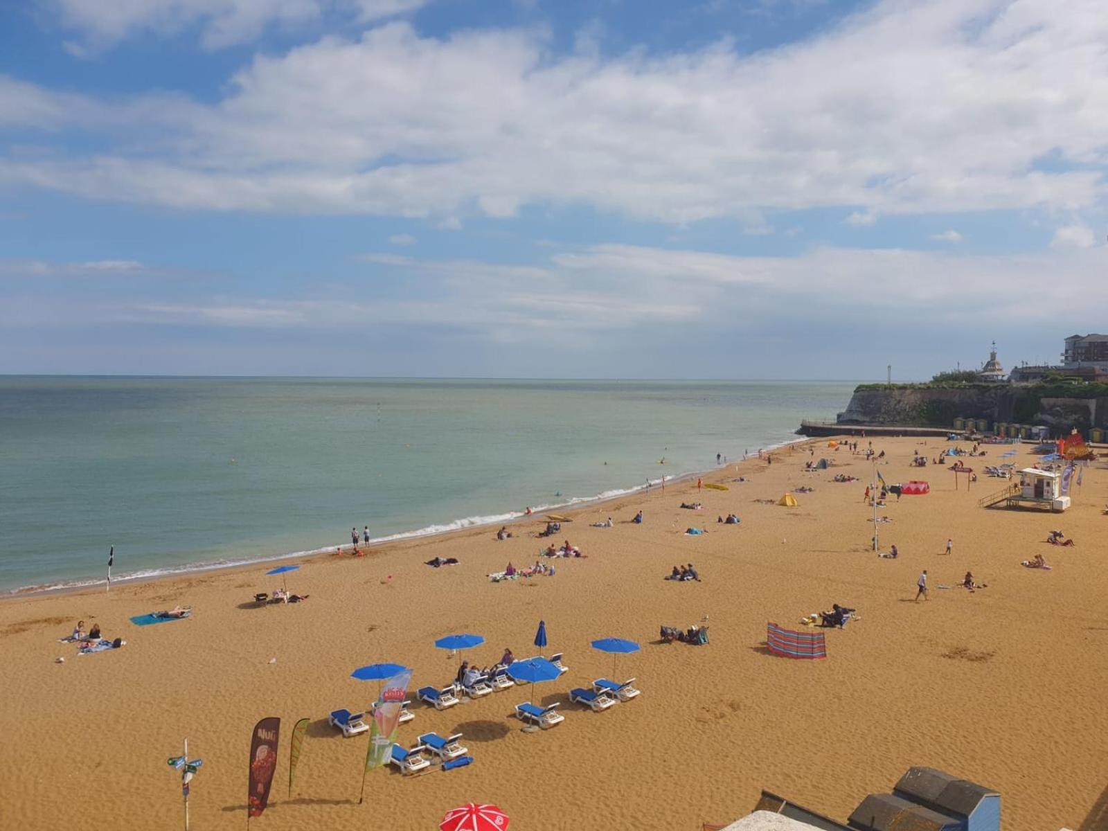 Вілла Family Seaside Escape Бродстерс Екстер'єр фото